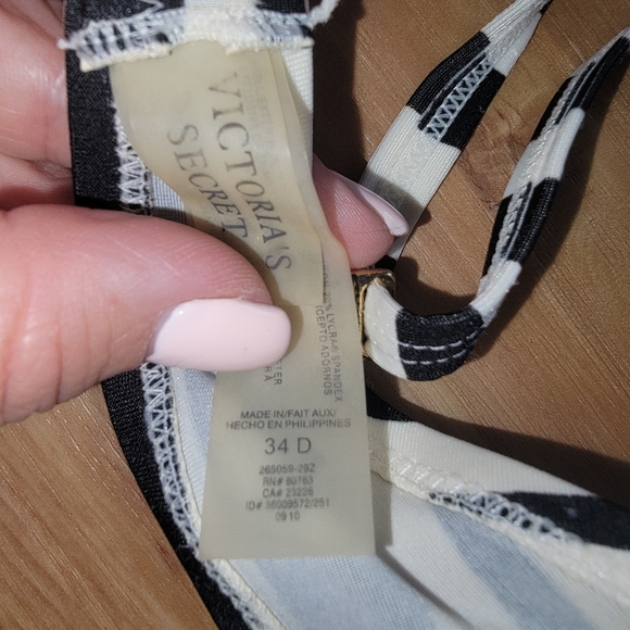 VS zebra print bikini top - Picture 3 of 3